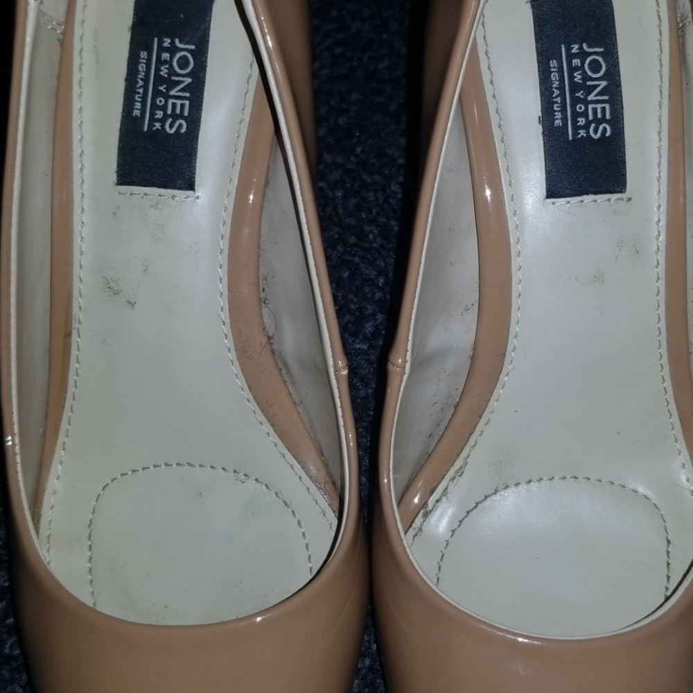 Heels - Picture 3 of 4